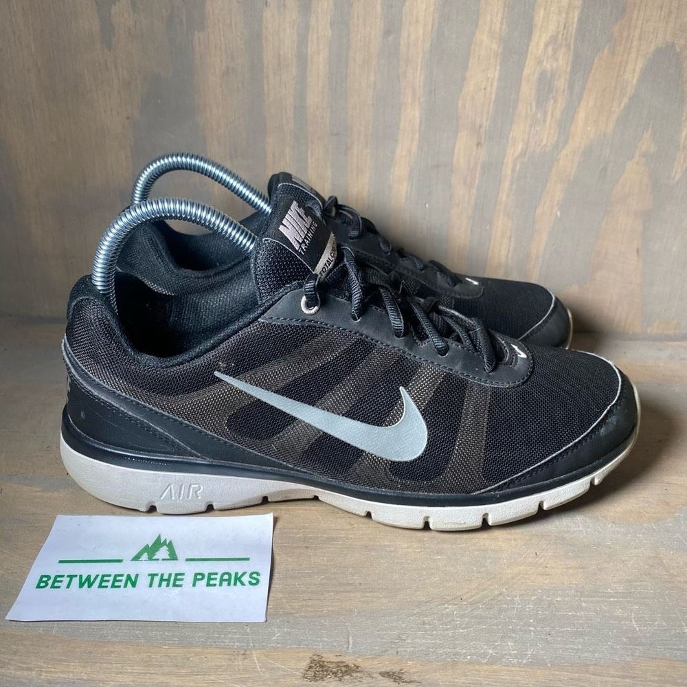 Nike Womens 8.5 Total Core TR Running Athletic Shoes Black Low Lace Sneakers